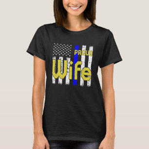 Camiseta Orgullosa esposa de un oficial de policía vistiend