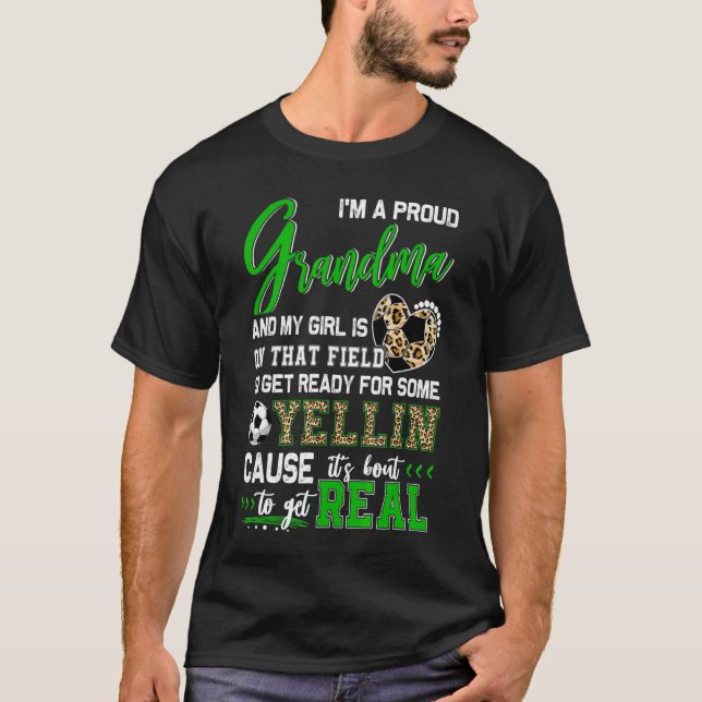 Camiseta Orgullosa familia de fútbol de la abuela que compi (Anverso)