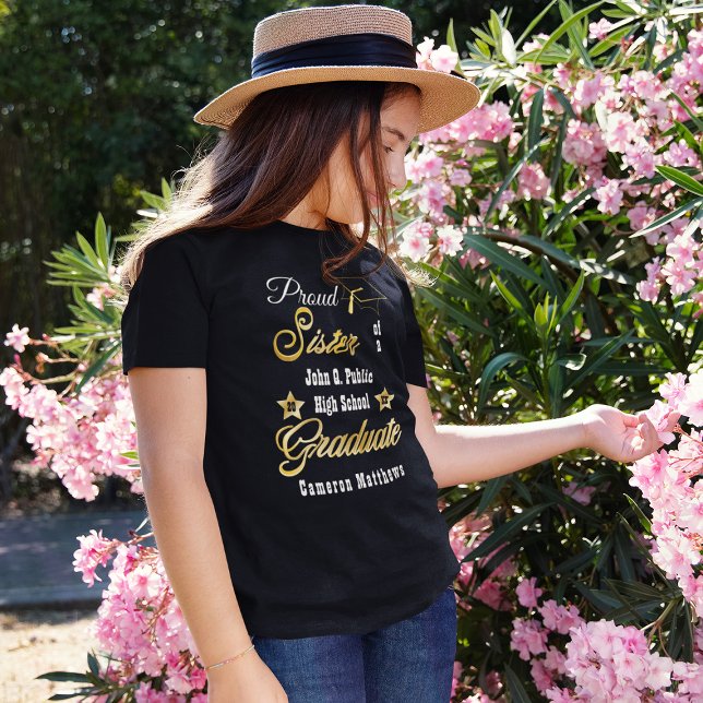 Camiseta Orgullosa hermana del nombre del graduado | Gradua (Subido por el creador)