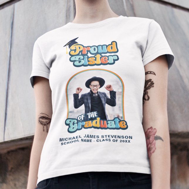 Camiseta Orgullosa hermana del retro de foto groovy de grad (Subido por el creador)