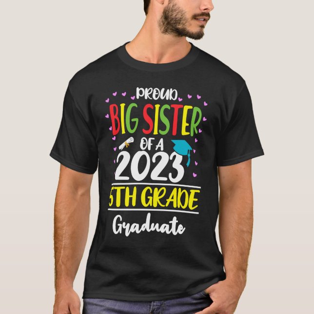 Camiseta Orgullosa Hermana Grande de una Clase de 2023 5º G (Anverso)