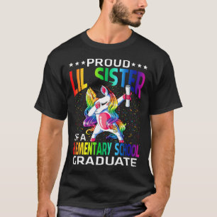 Camiseta Orgullosa Hermana Lil De Un Graduado De La Escuela