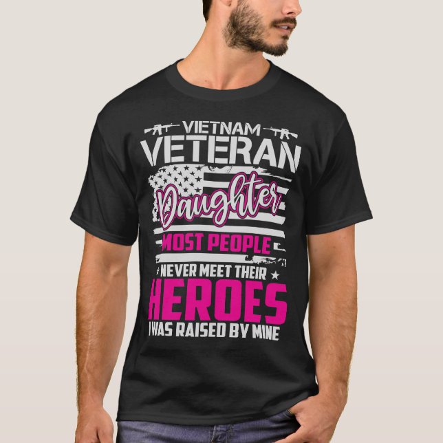 Camiseta Orgullosa hija del ejército de EE.UU. Vietnam Vete (Anverso)