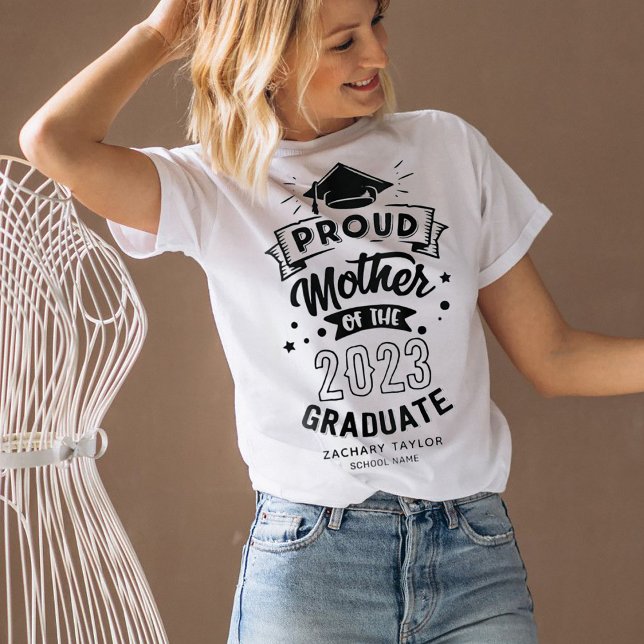 Camiseta Orgullosa madre 2023 graduada en blanco (Subido por el creador)