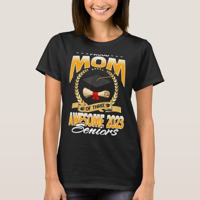 Camiseta Orgullosa Madre De Tres Atractivos Mayores De 2023 (Anverso)