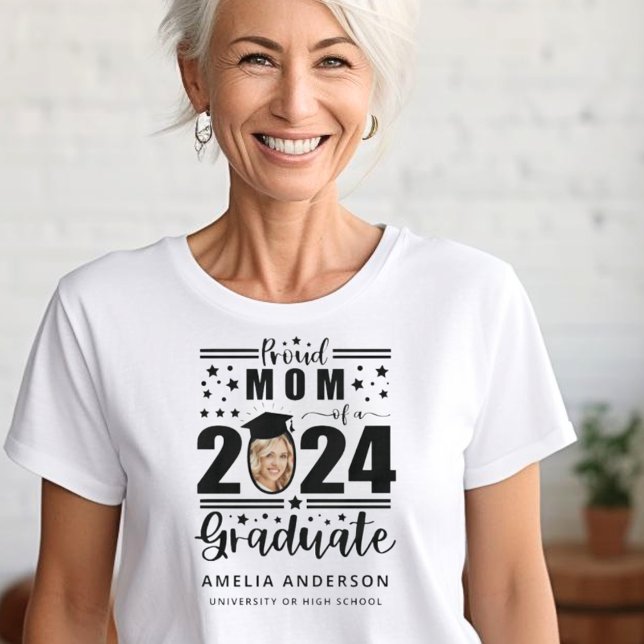 Camiseta Orgullosa madre de un graduado de 2024 (Subido por el creador)