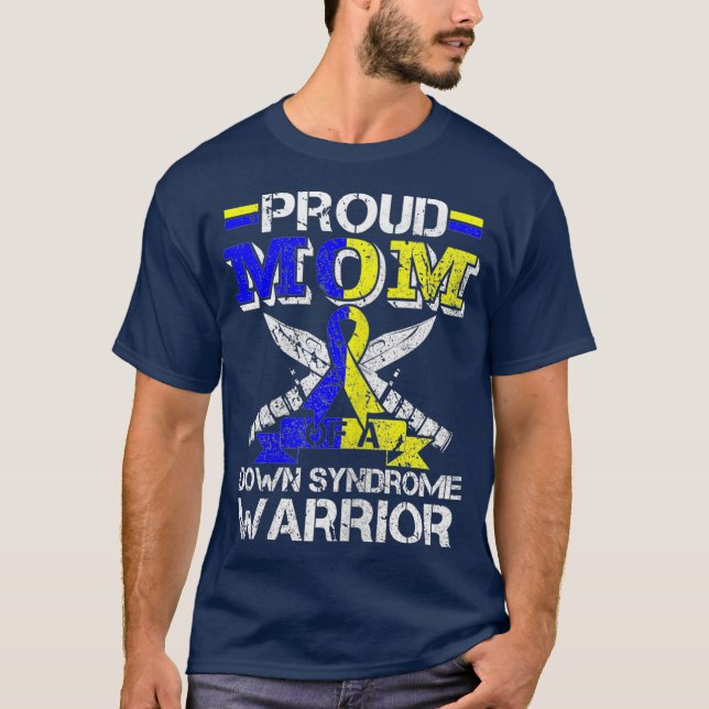 Camiseta Orgullosa Mamá De Un Disfraz De Guerrero Del Síndr (Anverso)