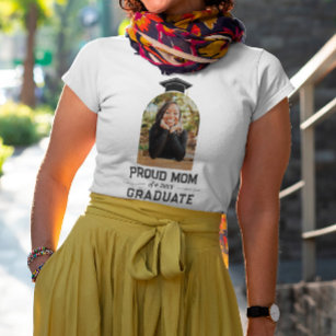 Camiseta Orgullosa mamá del Arco de Graduados. Foto