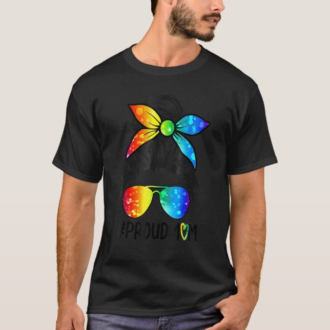 Camiseta Orgullosa Mamá Messy Hair Bun Lgbtq Bandera Arcoir (Anverso)