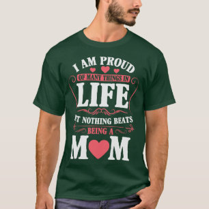 Camiseta Orgullosa Mamá Un Título Más Allá De Comparar