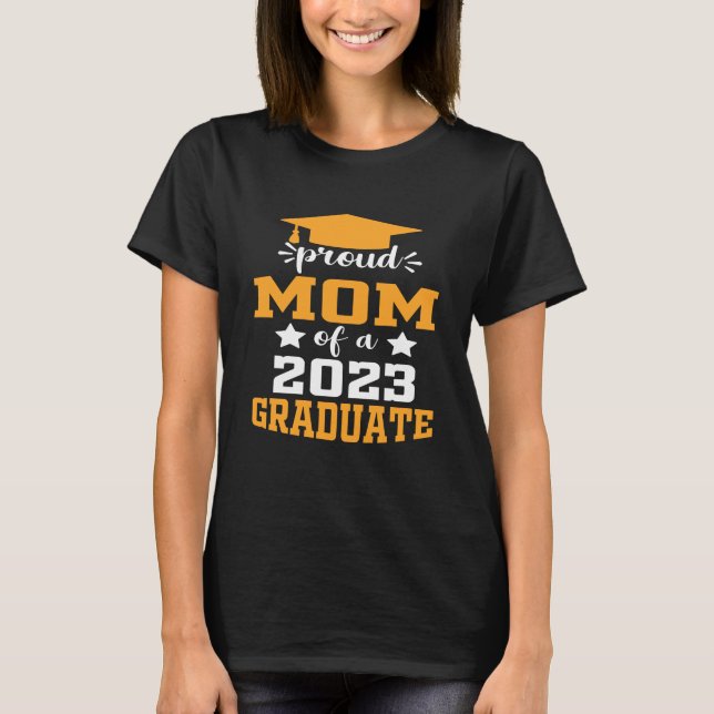 Camiseta Orgullosa MOM de una clase de 2023 Graduado Modern (Anverso)