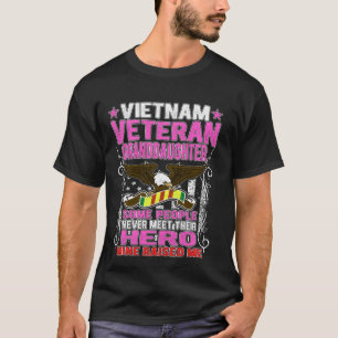 Camiseta Orgullosa veterana nieta vietnamita militar Vet G