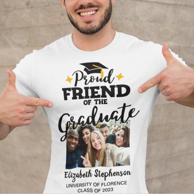 Camiseta Orgulloso Amigo del nombre de la foto del graduado (Subido por el creador)