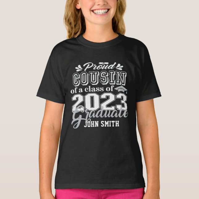Camiseta Orgulloso COUSIN de una clase de 2023 Graduado Mod (Anverso)