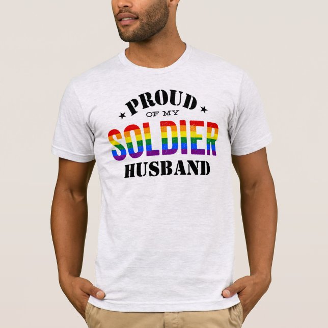 Camiseta Orgulloso de mi orgullo gay militar del marido del (Anverso)