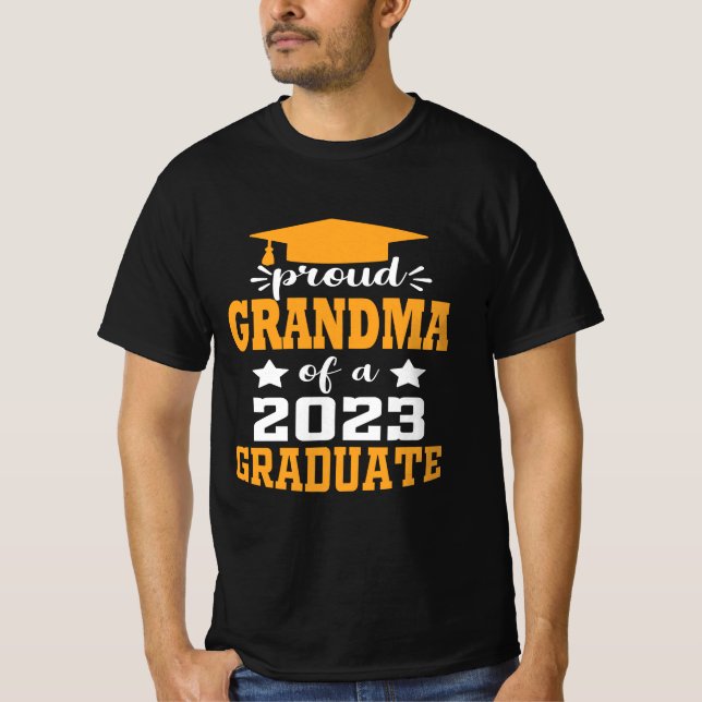 Camiseta Orgulloso GRANDMA de una clase de 2023 Graduado mo (Anverso)