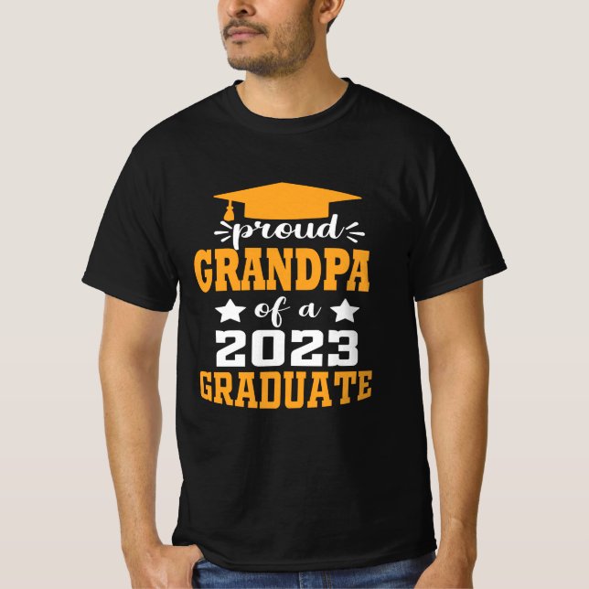 Camiseta Orgulloso GRANDPA de una clase de 2023 Graduado mo (Anverso)