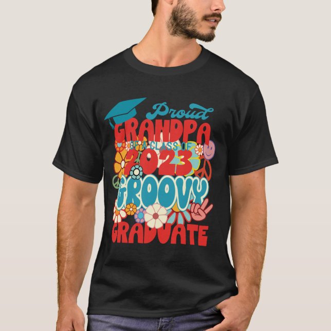 Camiseta Orgulloso GRANDPA de una clase de 2023 Graduate Re (Anverso)