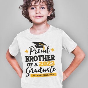 Camiseta Orgulloso Hermano 2023 de graduación de gorra negr