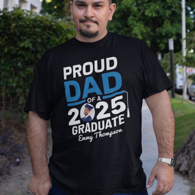Camiseta Orgulloso Padre De Una Familia Personalizada Gradu (Subido por el creador)