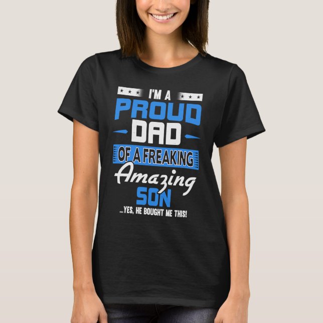 Camiseta Orgulloso papá de un asombroso hijo que compró est (Anverso)