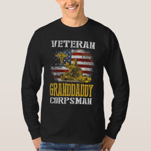 Camiseta Orgulloso veterano abuelo Corpsman bandera vintage