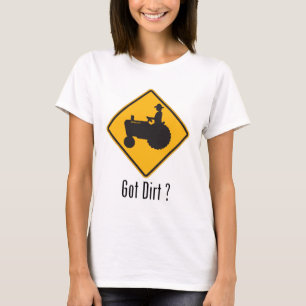 Camiseta Oro conseguido del tractor de la suciedad