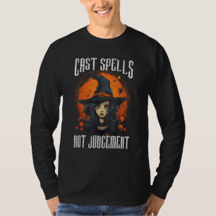 Camiseta Ortografía en castas no juzga el traje de bruja de