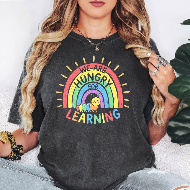 Camiseta Oruga Adorable Aprendiendo Arcoíris (Subido por el creador)