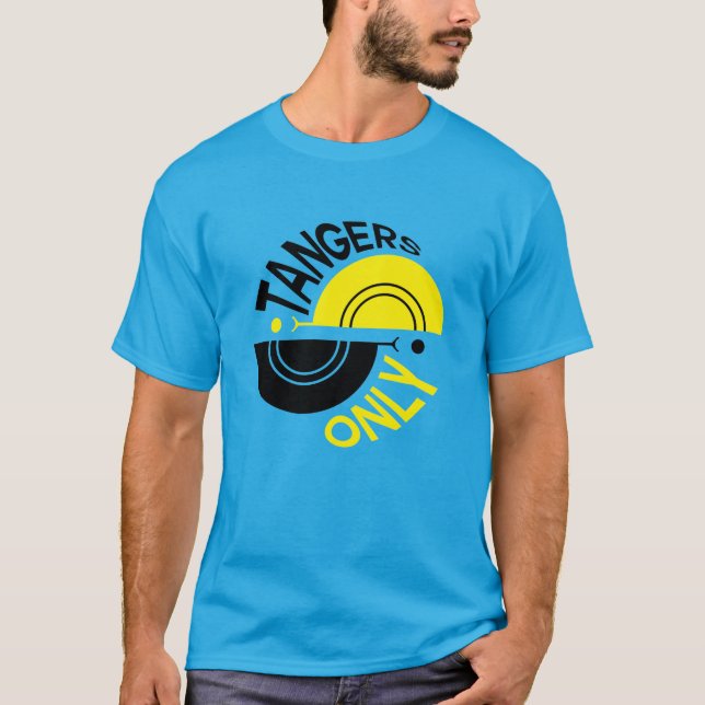 Camiseta oscura básica (Anverso)