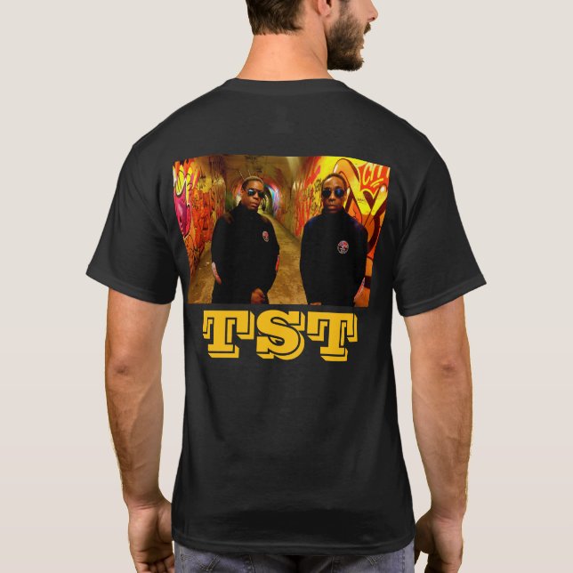 Camiseta oscura básica TST. (Reverso)