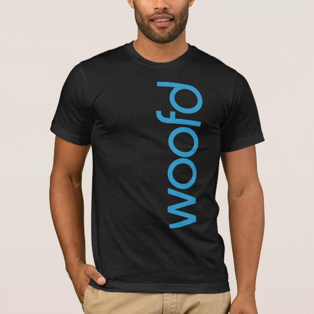 Camiseta oscura de "Woofd" (Anverso)