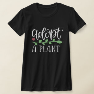 Camiseta oscura divertida para adoptar una planta