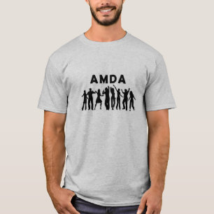 Camiseta oscura en el escenario