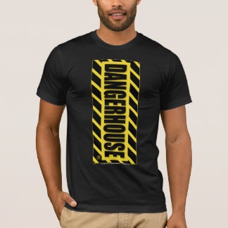 Camiseta OSCURIDAD AMARILLA vertical del logotipo de