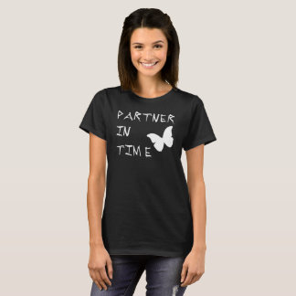Camiseta Oscuridad del LiS del socio a tiempo -