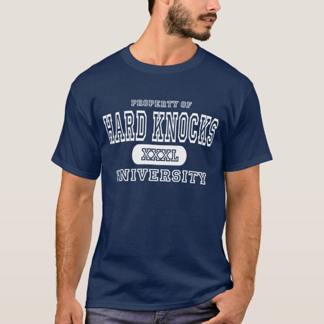 Camiseta Oscuridad dura de la universidad de los golpes (Anverso)