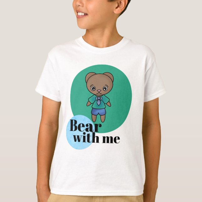 Camiseta Oso conmigo, pequeño peluche con ropa linda (Anverso)
