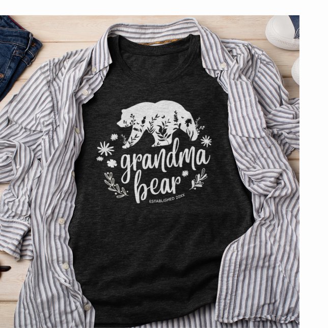 Camiseta Oso de la abuela floral | Regalo para la abuela (Subido por el creador)