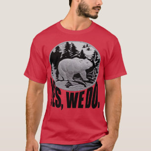 Camiseta Oso Recorriendo El Bosque De Pino Y Leyenda Sí