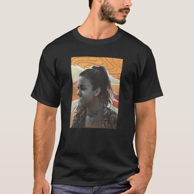 Camiseta Outer Banks Season 3 Kiara Mixed Media Collage Por (Anverso)