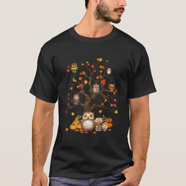 Camiseta Ovejas Salen Árbol Cae Calabaza Halloween Lechuza  (Anverso)