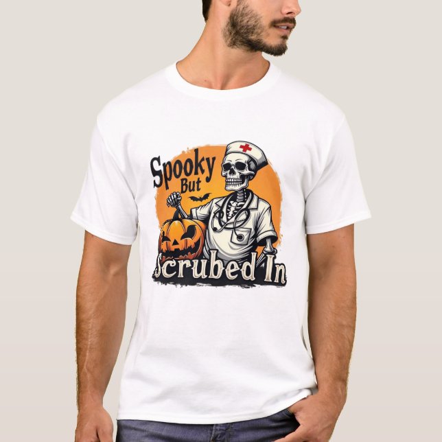 Camiseta oversize con diseño de enfermera de Hallo (Anverso)