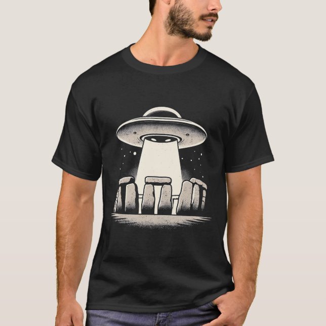 Camiseta OVNI en Stonehenge (Anverso)