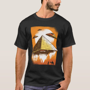 Camiseta OVNIs vuelan alrededor de pirámides Invasión alie