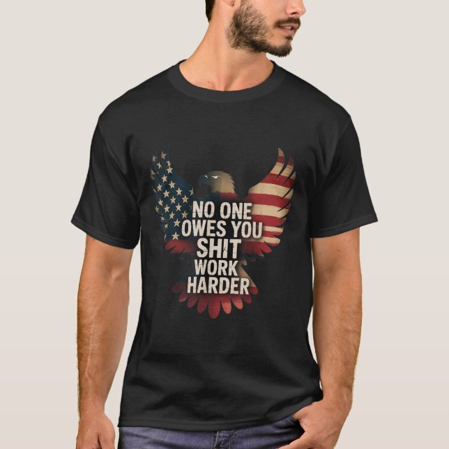 Camiseta Owes You Work Harder Distressed American Flag  (Anverso)