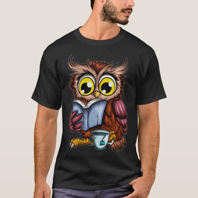 Camiseta Owls Book Newspaper Crime Novel Hot Tea Cup Owl Re (Anverso)