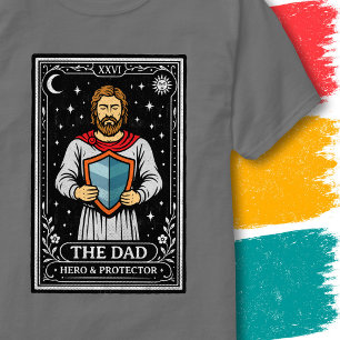 Camiseta Padre Heroico Escudo Mística Tarjeta Nocturna Taro