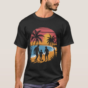 Camiseta Padre y dos hijos jugando fútbol en la playa