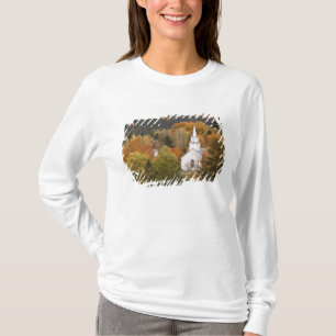 Camiseta paisaje de otoño con iglesia, Vermont, EE. UU.